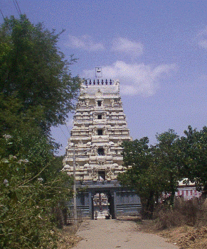आडुतुरै पेरुमाल मंदिर के राज गोपुरम, तिरुक्कूडालूर, तमिलनाडु