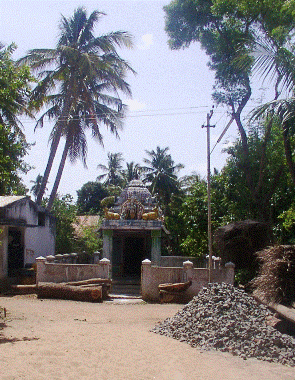 श्री आनन्द अंजनेय मंदिर आडुतुरै पेरुमल मंदिर, थिरुक्कुडलूर, तमिलनाडु के पास