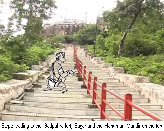 Steps leading to Gadpahra fort, Sagar, Madhya Predesh and the Hanuman Mandir