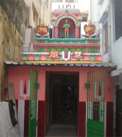 Sri Hanumantharayan Temple seen from Hanumantharayan Koil Street, George Town, Chennai 