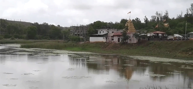 Nuggikeri Hanuman temple and Nuggikeri Lake :: Dharwad :: Karnataka