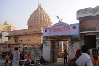 अहिल्याबाई महादेव मंदिर, सोमनाथ, गुजरात का प्रवेश
