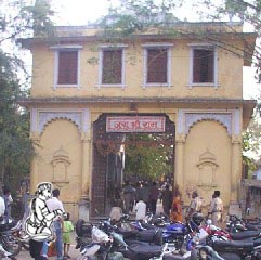 श्री संकट मोचन हनुमान मंदिर, वाराणसी, मुख्य द्वार