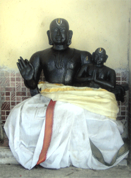Sri Nadadoor Ammal with Sri Vedanta Desikar, Sri Anjaneya Temple, Broadway, Chennai 