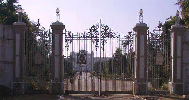 Gate leading to Jai Vilas Palace complex opp to Maruti Mandir, Gwalior, Madhya Pradesh